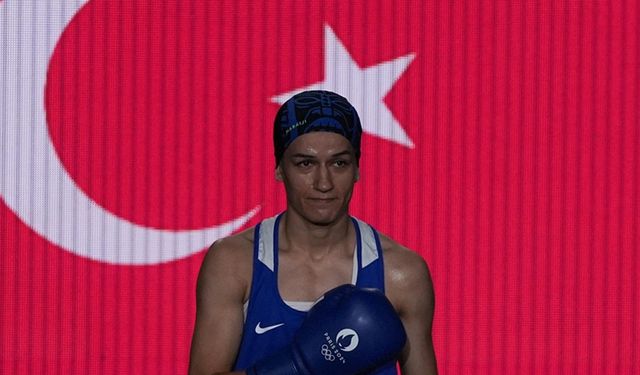 Boksta Hatice Akbaş gümüş madalya kazandı