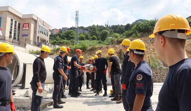 Depremde arama kurtarma eğitimi: Jandarma'dan 170 kişi katıldı