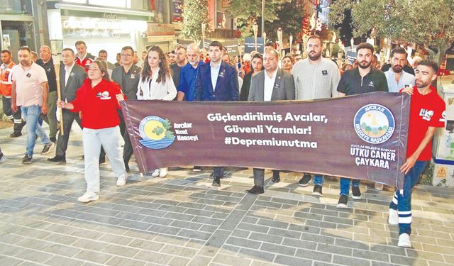 Avcılar, 17 Ağustos Depremi'nde kaybedilenleri unutmadı