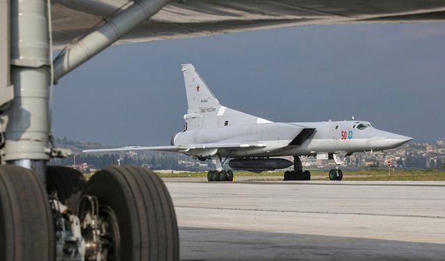 Rusya'da Tu-22M3 uzun menzilli bombardıman uçağı düştü