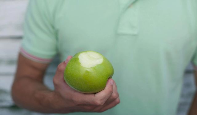 Günde 1 elma sizi korur mu? Durum biraz karışık