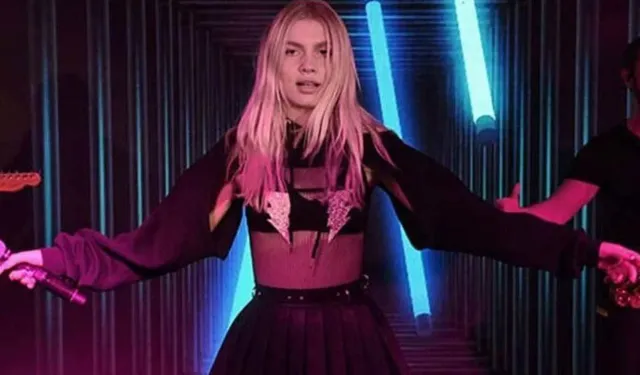 Aleyna Tilki dünya sahnesinde: 'Anne ben Tomorrowland'e çıktım! Asın bayrakları'
