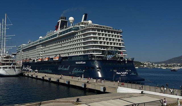 Bodrum'a iki kruvaziyerle 3 bin 162 yolcu geldi