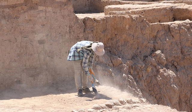 Kilis'teki Oylum Höyük'te kazı çalışmaları sürüyor