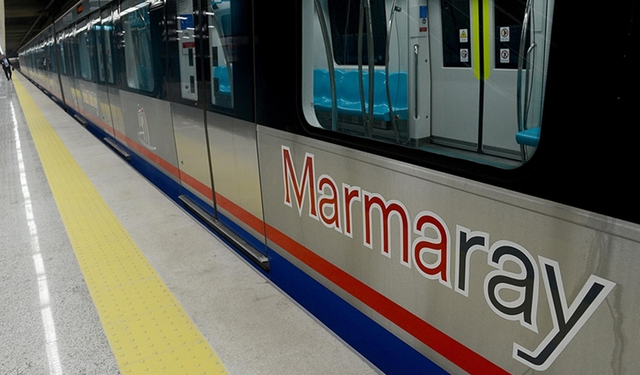 SON DAKİKA | Marmaray'da bir kişi raylardan atladı