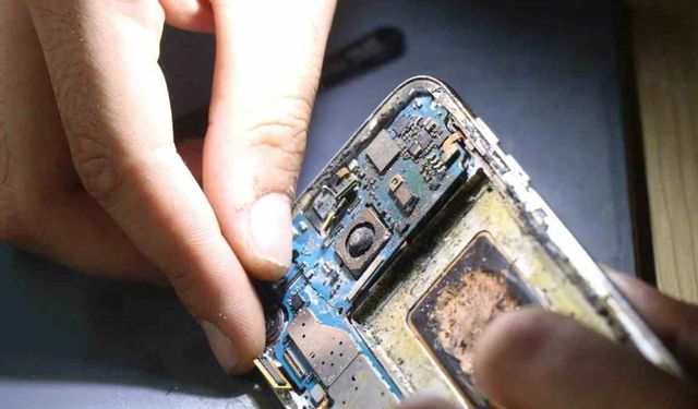 Telefon bomba gibi patlamıştı, teknik servis vatandaşı böyle uyardı