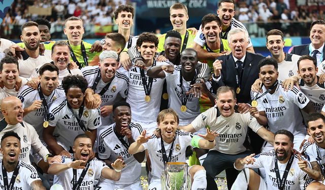 Real Madrid ve Ancelotti, Süper Kupa tarihine geçti