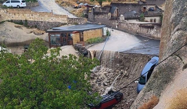 Nevşehir’de sağanak sonrası sel meydana geldi