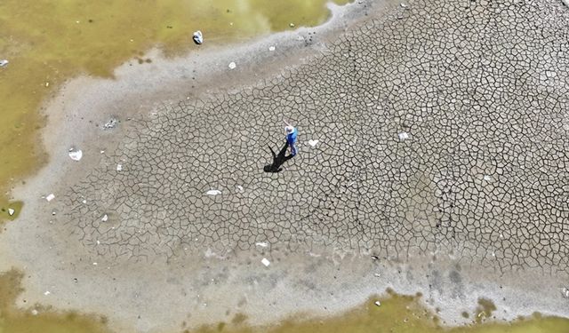 Erciyes Dağı'ndaki Tekir Göleti kuraklığın etkisiyle büyük ölçüde kurudu