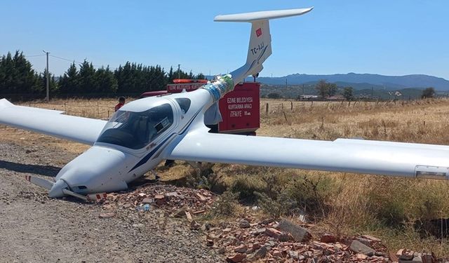 Çanakkale'de eğitim uçağı tarlaya acil iniş yaptı