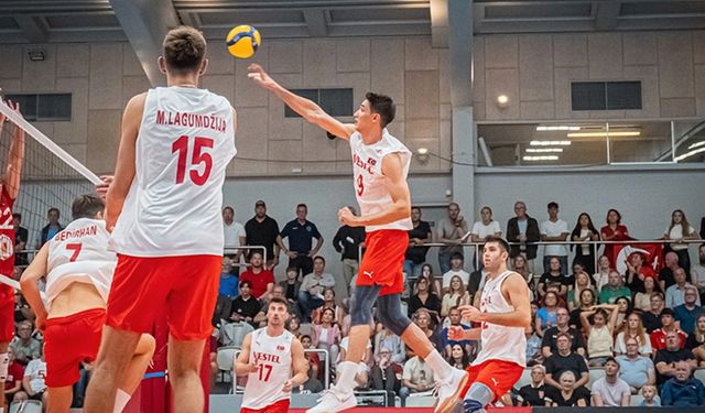 A Milli Erkek Voleybol Takımı, Danimarka'ya 3-0 yenildi