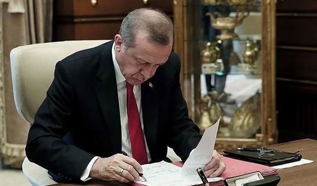 Cumhurbaşkanı Erdoğan, 3 bakan yardımcısını görevden aldı