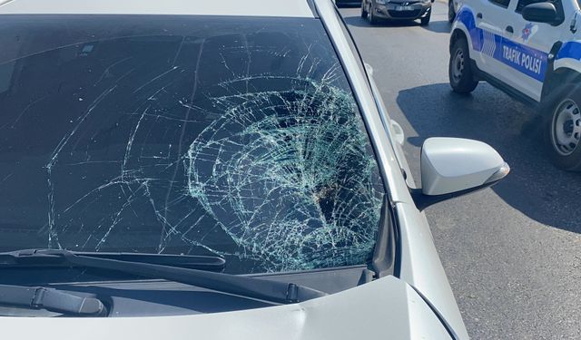 Hastane yolu kavşağında duramadı, yayayın canını aldı!