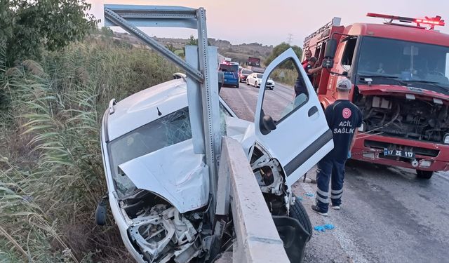 Çanakkale'de feci kaza! Bariyere saplandı