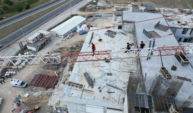 Afyonkarahisar'da parasını alamayan inşaat işçileri intihar girişiminde bulundu