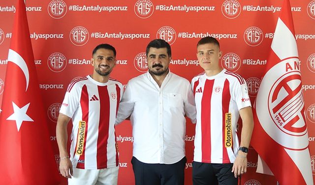 Antalyaspor, Petrusenko ile Abdurrahim Dursun için imza töreni düzenledi