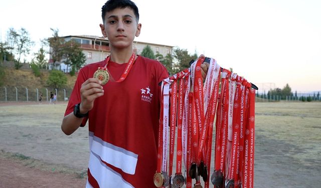 Genç atletten 2 yılda 30 madalya