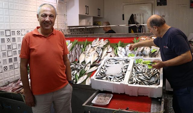 Çanakkale'de hava muhalefeti nedeniyle balıkçı tezgahları boş kaldı