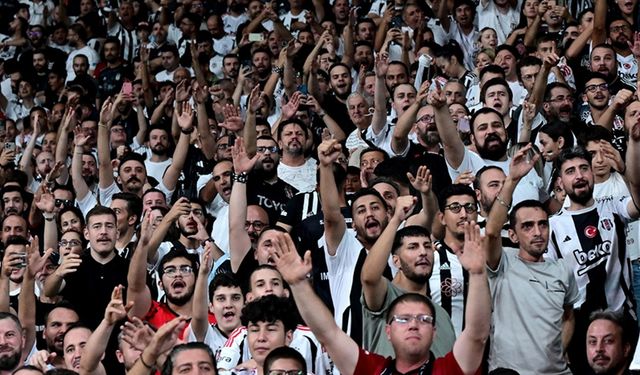 Beşiktaş'tan Ajax maçı biletlerini kısa sürede tüketen taraftarına teşekkür