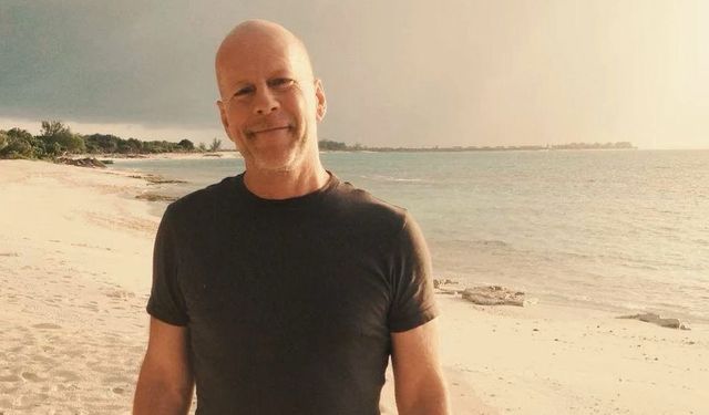 Bruce Willis ev dışında görüldü!