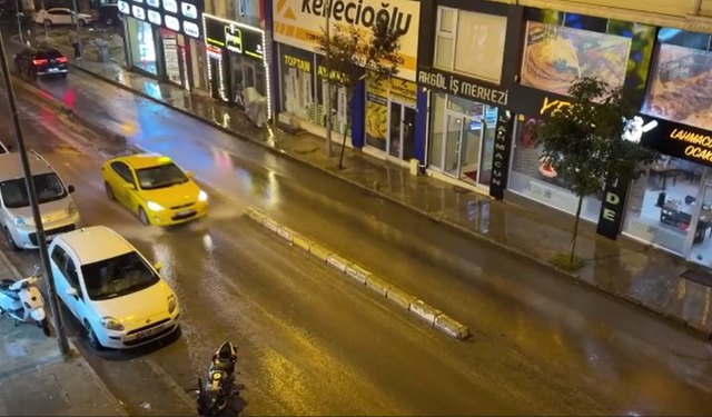 Erzurum'da sağanak, hayatı olumsuz etkiledi