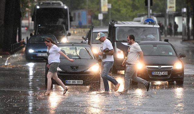 Edirne ve Kırklareli'nde sağanak etkili oldu