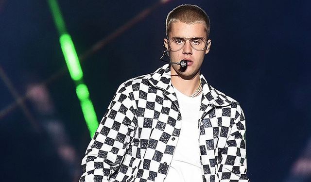 Justin Bieber partide çırılçıplakmış! Akıllara geldi!