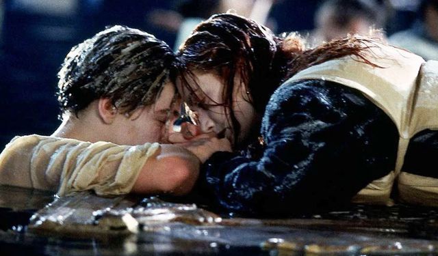 Titanic filmindeki kapı sahnesi açıklandı: Su bel seviyesindeydi!