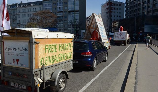 Avustralya'da çiftçiler, Meclis önünde hükümetin tarım politikalarını protesto etti