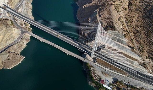 Kömürhan Köprüsü'ne, Uluslararası Yol Federasyonu'ndan ödül