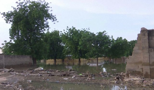 Sel hapishaneye zarar verdi: Mahkumlar kaçtı!