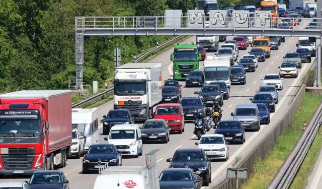 Trafikte şerit değiştirmeyin: Hiçbir faydası yok