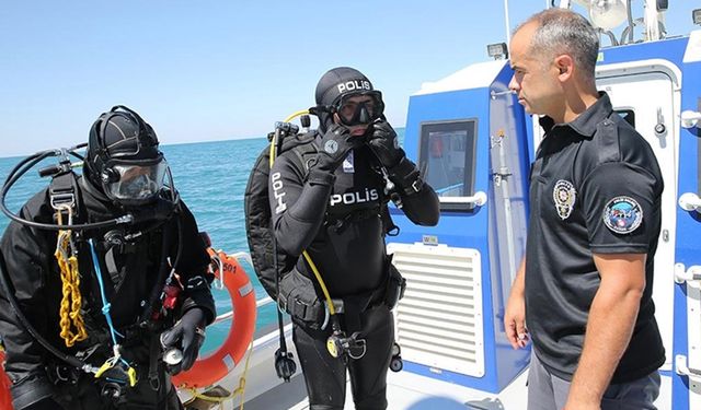 Emniyetin "kurbağa adamları" Van Gölü'ndeki dalışlarla göreve hazırlanıyor