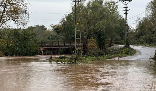 Bartın'da sağanak nedeniyle 7 köy yolu ulaşıma kapandı