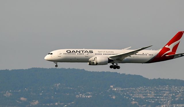 Avustralya'da iptal edilen uçuşların biletlerini satan Qantas'a 100 milyon dolar para cezası