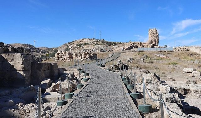 Urfa Kalesi kazıları bölge tarihine ışık tutuyor