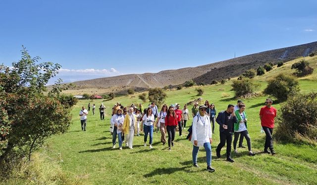 "Ekolojik Edebiyat Okulu" ile öğretmenler doğada bilimsel keşfe çıktı