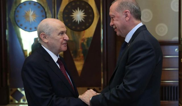 Bahçeli'nin çıkışı siyasi kulislere damga vurdu: Erdoğan'dan 'Öcalan' tebriği!