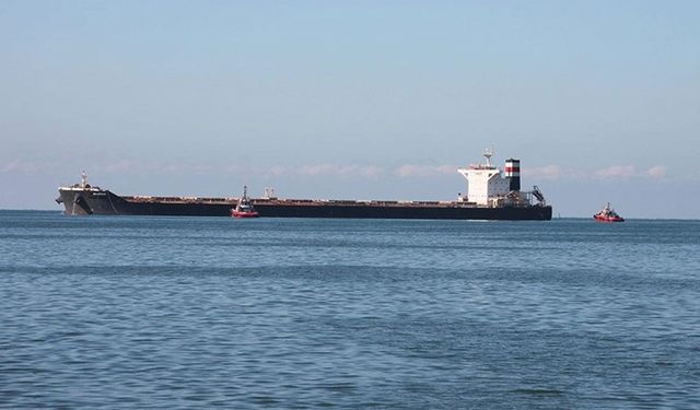 Zonguldak'ta kargo gemisi karaya oturdu