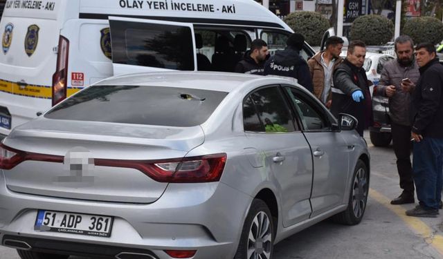 Gündüz vakti otomobili kurşunladılar