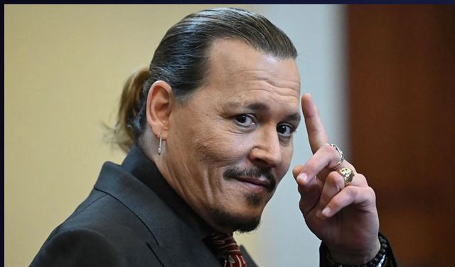 Johnny Depp'in ağzı kokuyordu! Dişlerini yaptırdı