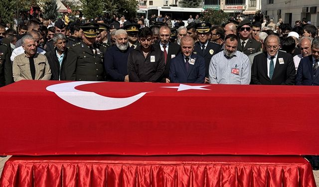 Şehit Piyade Sözleşmeli Er Sefer Alan Elazığ'da son yolculuğuna uğurlandı