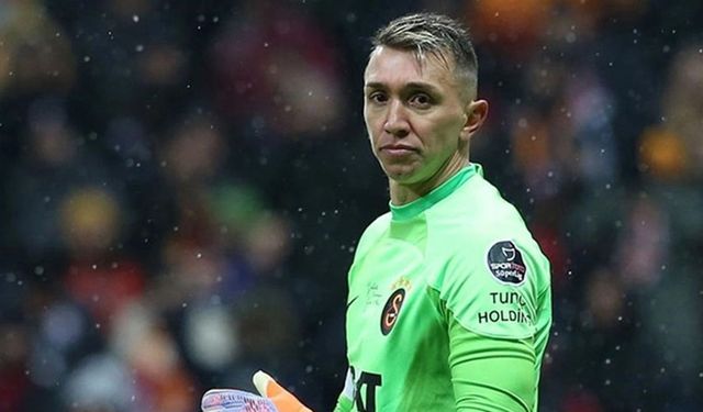 Muslera ve Mertens yerine oyuncu bakılıyor