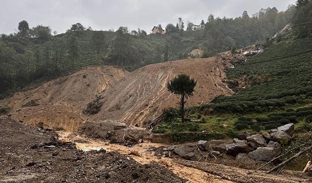 Rize'de sağanak hayatı olumsuz etkiledi