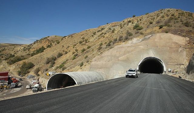 Açılışa hazırlanan T-1 tüneliyle Yüksekova'ya daha güvenli ulaşılacak