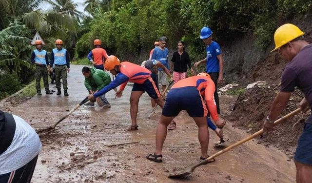 Filipinler'de Trami Tropik Fırtınası ve Kong-rey Tayfunu nedeniyle ölenlerin sayısı 145'e çıktı