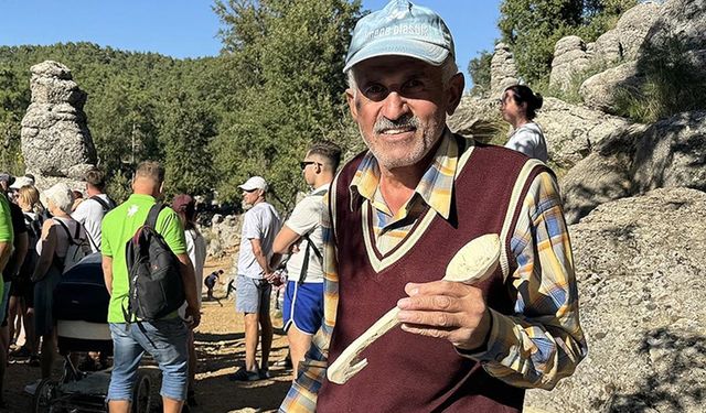 "Adam Kayalar"ın tahta kaşıkçısı İhsan usta, baba mesleğini yaşatıyor