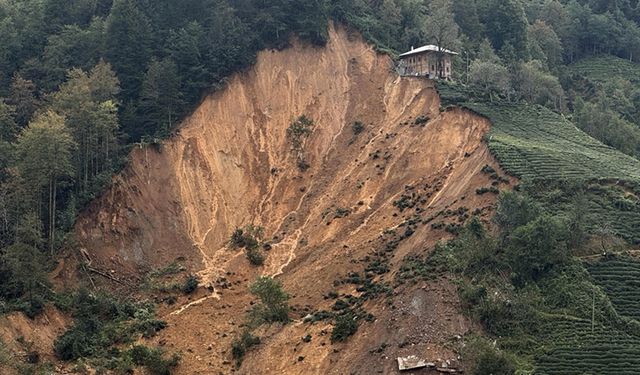 Rize'de heyelan riski nedeniyle 13 ev tahliye edildi