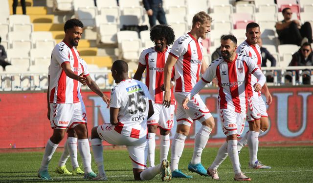 Sivasspor geriden gelerek kazandı!