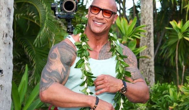 Dwayne Johnson: Evet 'kaslı' tulum giydim!